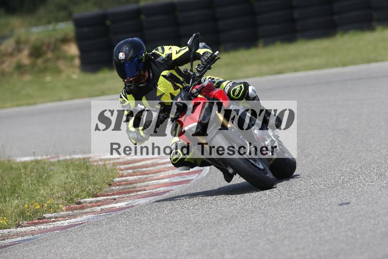 /27 12.06.2025 Ducati Schweiz Trackday Warmup  ADR/blau-bleu/ohne